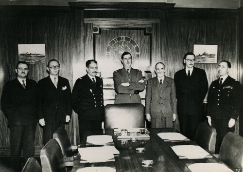 René Cassin à Londres avec Dejean, Diethelin, amiral Muselier, de Gaulle, Pleven et le général Valin